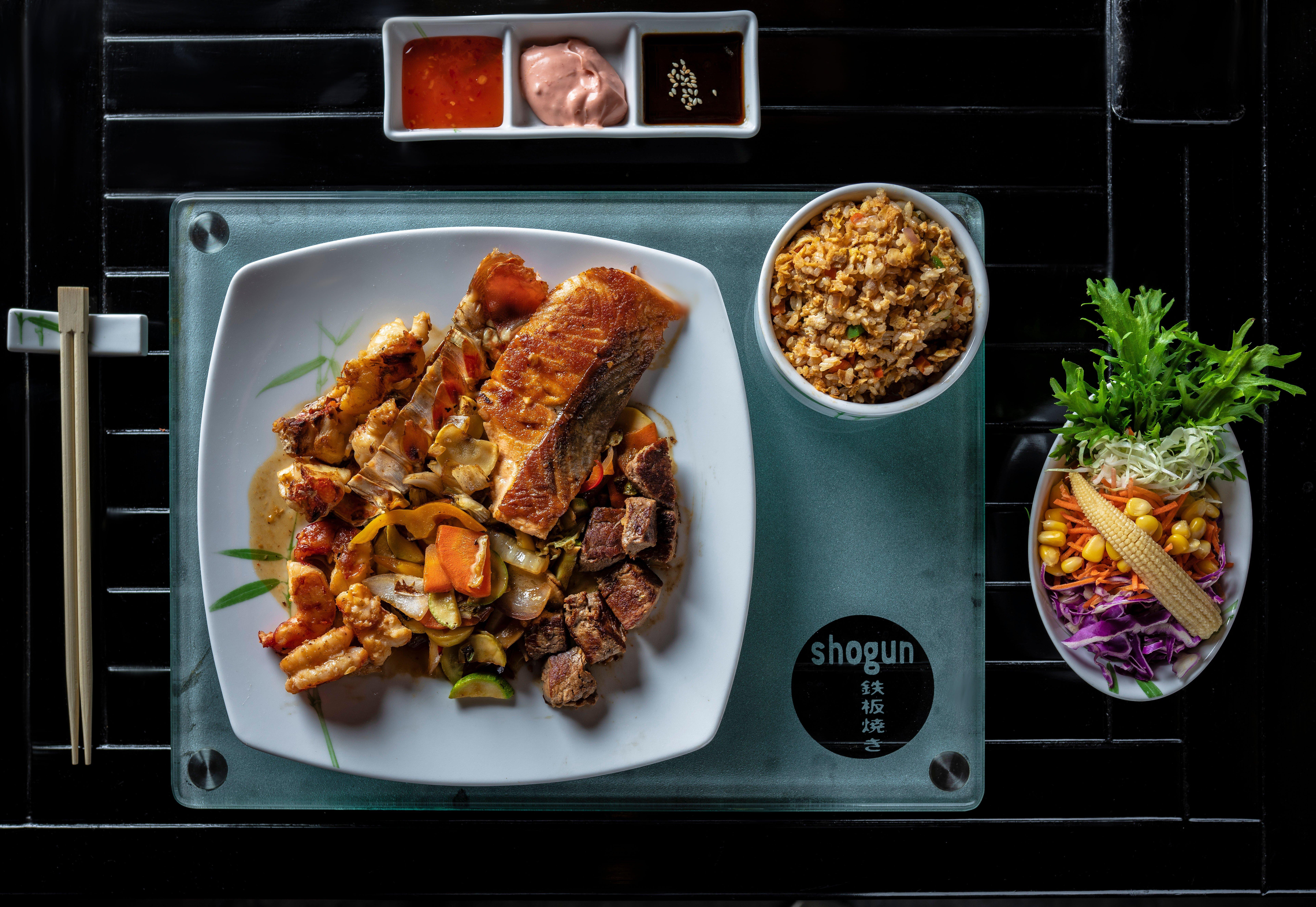 Intercontinental Cairo Citystars By Ihg Exterior foto A meal at Shogun